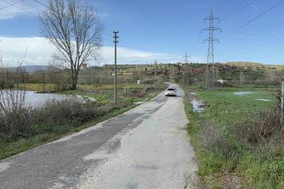 Çanakkale’de taşkın nedeniyle kapanan köy yolu ulaşıma açıldı