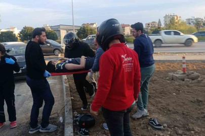 Çarpmanın etkisiyle 20 metre fırlayıp refüjdeki toprağa düşüp hayata tutundular: 2 yaralı