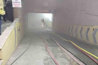 Çekmeköy’de park halindeki araçta yangın çıktı