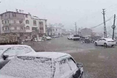 Çelikhan ilçesinde kar yağışı başladı