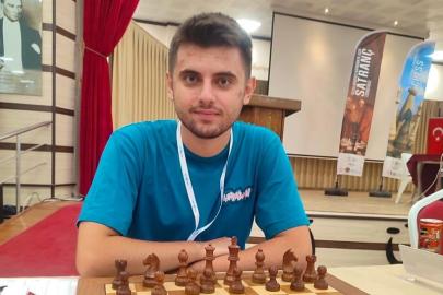 Çeşmeli satranç oyuncusu Talat Yıldız’dan Almanya’da büyük başarı