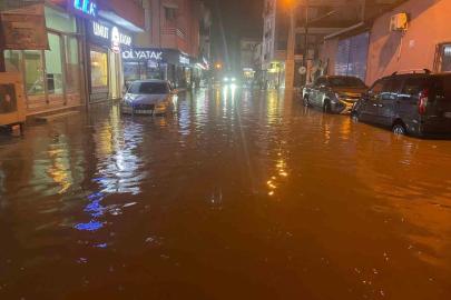 Çine’de sağanak etkili oldu, yollar göle döndü