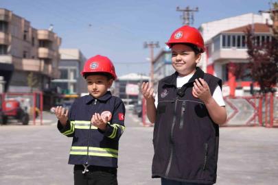 Çocukların itfaiyeci olma hayalleri gerçek oldu