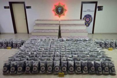 Çorum polisinden uyuşturucu sevkiyatına darbe: Binlerce hap ele geçirildi