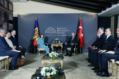 Cumhurbaşkanı Erdoğan, Moldova Cumhurbaşkanı Sandu ile bir araya geldi