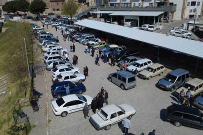 Demirci 2. El Oto Pazarı kapılarını açtı