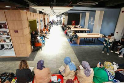 Denizli’de çocuklar "Telefonu Bırak, Kitaba Sarıl" çağrısına kulak veriyor