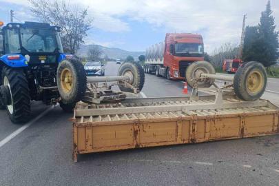 Denizli’de traktör ile hafif ticari araç çarpıştı