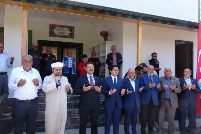 Depremin ardından inşa edilen 126’ncı cami ibadete açıldı
