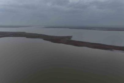 Devegeçidi Baraj Gölündeki kara parçası bir ayda suyla kaplandı