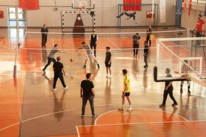 Diyadin’de kurumlar arası voleybol turnuvası başladı