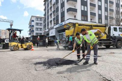 Diyarbakır’da hasarlı yollarda asfalt seferberliği