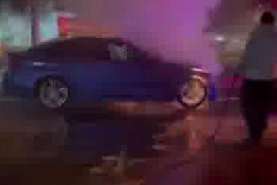 Diyarbakır’da seyir halindeki otomobil alev topuna döndü