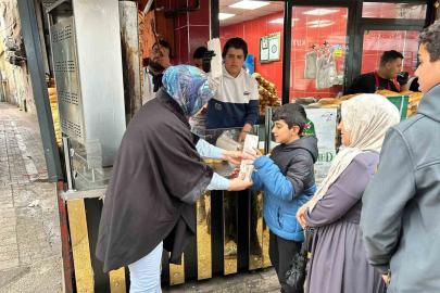 Diyarbakırlı esnaftan Kutlu Doğum Haftası’nda 2 bin kişiye döner ikramı