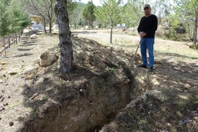 Dokuz kez ölümden döndü, mezarını kazmaya başladı