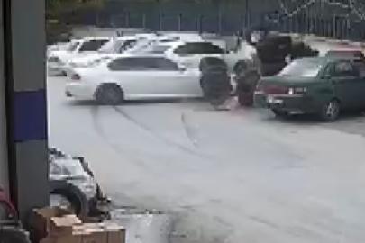 Drift atan, hızlı gelen kaza yapıyor