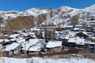 Dümbüllü Deresi’nde Nisan karı sürprizi