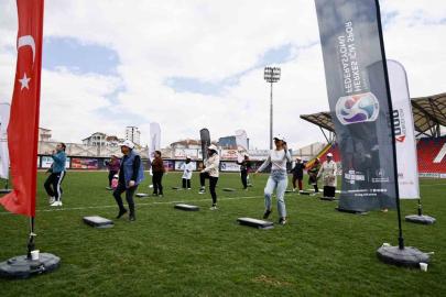 Dünya Sağlık Günü’nde "Koşabiliyorken Koş" yürüyüşüne yoğun ilgi