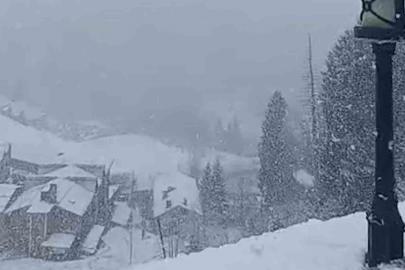 Dünyaca ünlü Ayder Yaylası’nda kar etkisini sürdürüyor