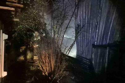 Düzce’de bir evde yangın çıktı: Alevler geceyi aydınlattı