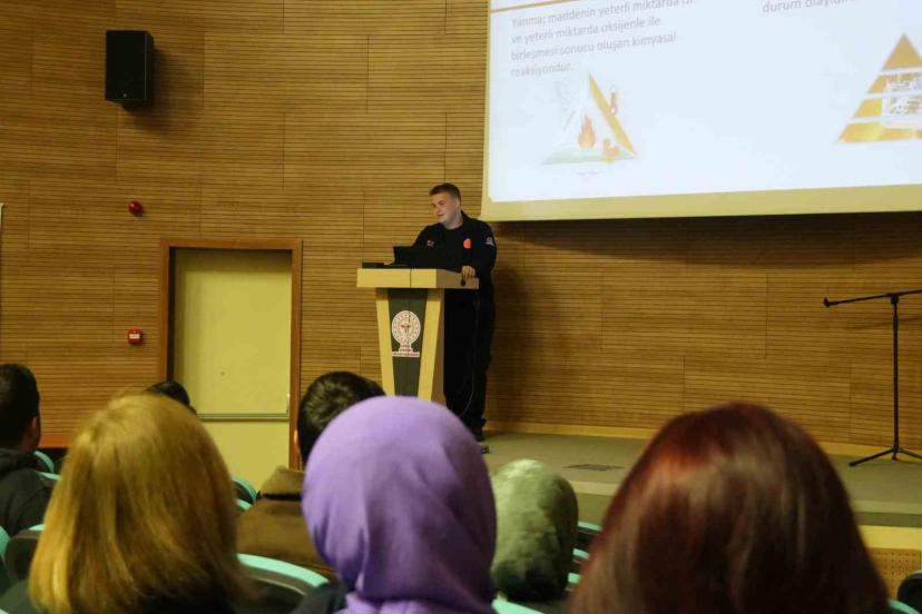 Düzce’de sağlıkçılara yangın eğitimi