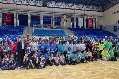 Efeler’de minikler sporla buluştu