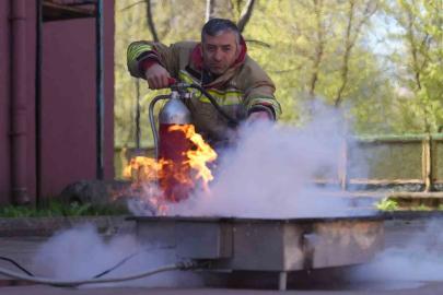El sanatları merkezinde yangın tatbikatı