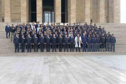 Emniyet Teşkilatı Anıtkabir’i ziyaret etti