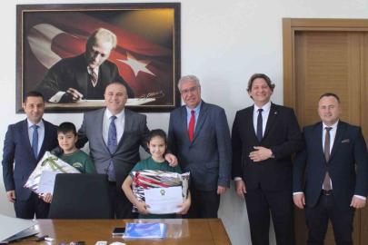 En çok kitap okuyan öğrencilere ’teşekkür’ belgesi verildi