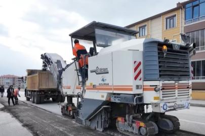 Ergenekon Mahallesi’nde asfalt yenileme çalışması