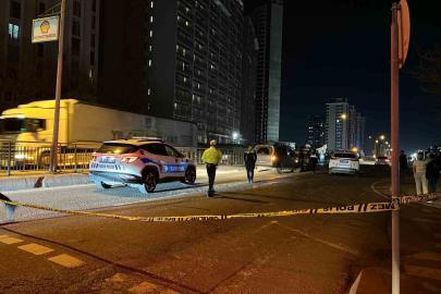 Esenyurt’ta motosiklet yolun karşısına geçmeye çalışan yayaya çarptı: 1 ölü, 2 yaralı