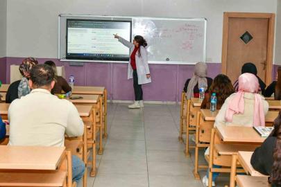 Esenyurt’ta ücretsiz KPSS ve DGS kursları başladı