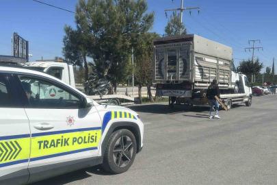 Eski plakasını kamyonetine taktı, 140 bin lira cezadan kaçamadı