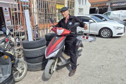 Eskişehir’de 44 senedir çaycı olan esnafın ilginç çalışma yöntemi