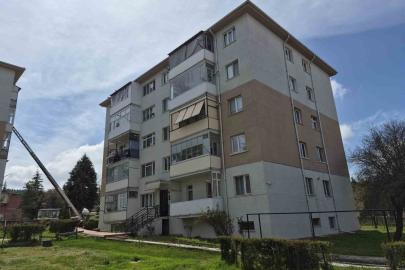 Evinde temizlik yaparken düşen kadına sağlık ekipleri müdahale etti