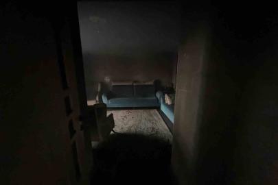 Evini ateşe verdi, kaçarken yakalandı