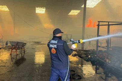 Fabrika yangını kontrol altına alındı