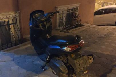 Fatih’te iş yerine silahlı saldırı kamerada: 3 şüpheli yakalandı