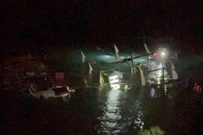 Fethiye’de kayalıklara çarparak batan teknedeki 6 kişi kurtarıldı, 1 kişi kayıp