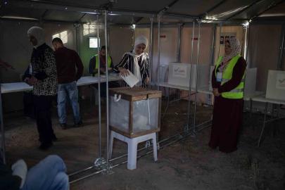 Filistinliler yerel seçim için sandık başında