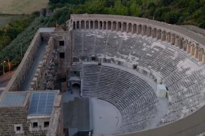 Fiziksel engelli bireyler Aspendos Antik Tiyatrosu’nu VR gözlükleri ile sanal ortamda gezdi