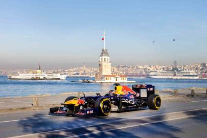 Formula 1 heyecanı 5 yıl sonra İstanbul sokaklarına taşındı