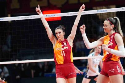 Galatasaray, futbol ve basketboldan sonra voleybolda da Avrupa’da kupa kazandı