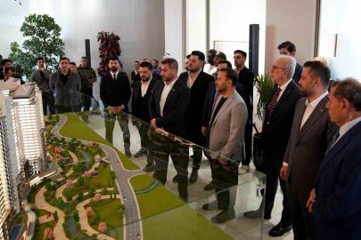 Galatasaray Yönetim Kurulu, teknik heyet ve futbolcular, RAMS Park House Maslak Satış Ofisi’ni ziyaret etti