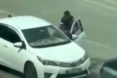 Gaziantep’te trafikte yaşanan şiddet olayı cep telefonu kamerasında