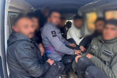 Göçmenler balık istifi gibi taşınırken yakalandılar