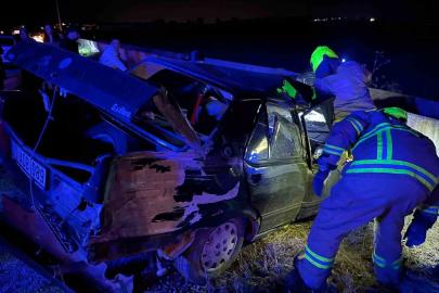 Gönen’deki tek taraflı kazada 2 kişi yaralandı