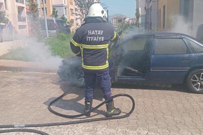 Hassa’da otomobil alevlere teslim oldu