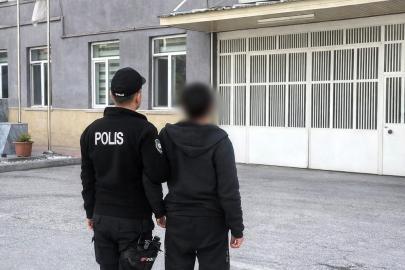 Hırsızlık suçundan aranan şahsı polis yakaladı