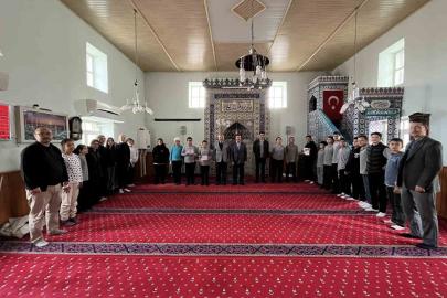 Hisarcık’taki camilerde müezzinlik yapan öğrenciler ödüllendirildi